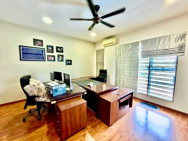 Seri Alam (Bina Park) - Three Storey Terrace / Large Land Area & Built Up / Renovated & Extended - Thumbnail 11