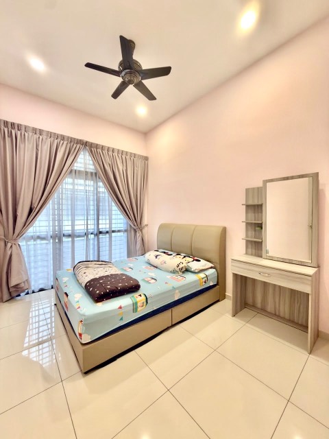 Eco Summer - Double Storey Terrace / Renovated with Partial Furnishing / Opposite of Eco Palladium - Thumbnail 6
