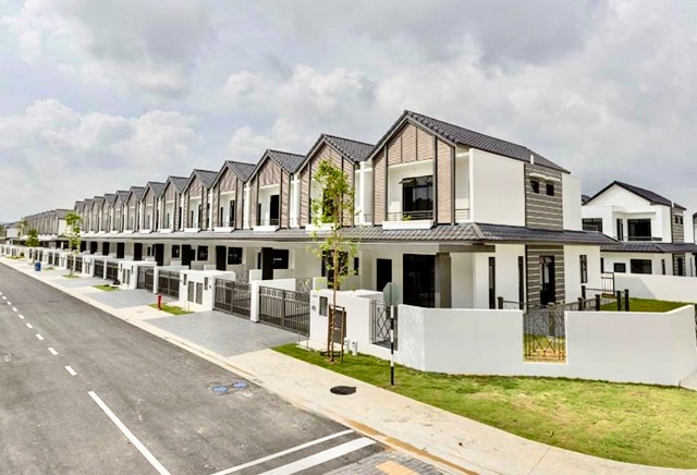 Eco Summer (Brighton) - Double Storey Terrace / Fully Renovated & Furnished / Gated & Guarded - Thumbnail 8