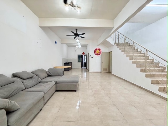 Nusa Sentral - Double Storey Terrace / Unblock View / Nearby Shops & Tuas Highway - Thumbnail 2