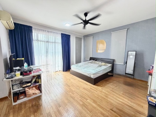 Taman Molek (Molek Haven) - Double Storey Terrace / Corner Lot with Extra Land / Gated & Guarded - Thumbnail 3