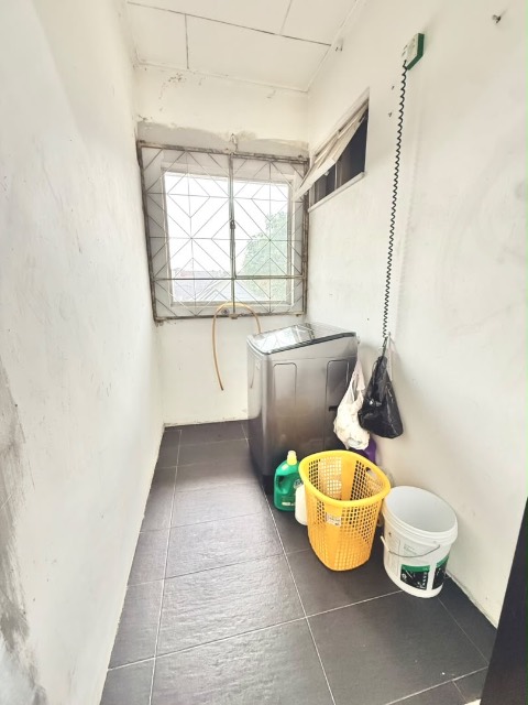 Taman Molek - Double Storey Terrace / Large Spacious Unit / Basic Renovation - Thumbnail 8