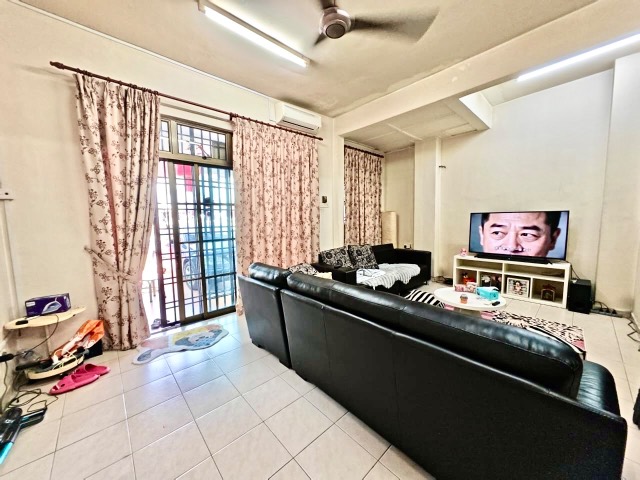 Desa Cemerlang - Double Storey Terrace / Renovated with Kitchen Extended / Gated & Guarded - Thumbnail 2