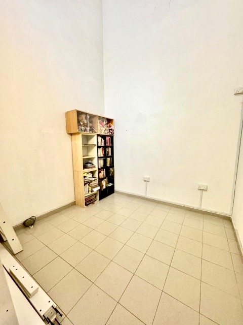 Bukit Indah - Single Storey Terrace / Renovated with MBJB Approval / Walking Distance to Bus Stop & Shops - Thumbnail 3