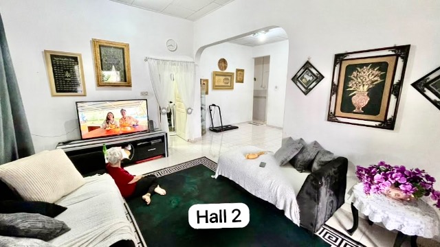 Taman Daya - Single Storey Terrace / Corner Lot with Bigger Land / Basic Renovated in Good Condition - Thumbnail 3