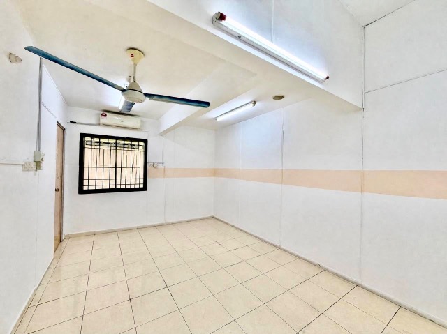 Nusa Bestari - Single Storey Terrace / Corner Lot with Extra Land / Extension with MBJB Approval - 缩略图 7
