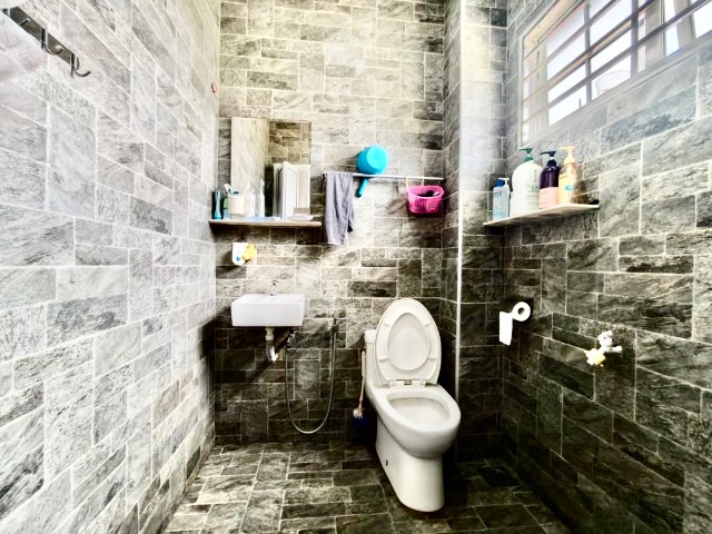 Bukit Indah - Double Storey Terrace / End Lot with 10ft Side Land / Unblock View - Thumbnail 13