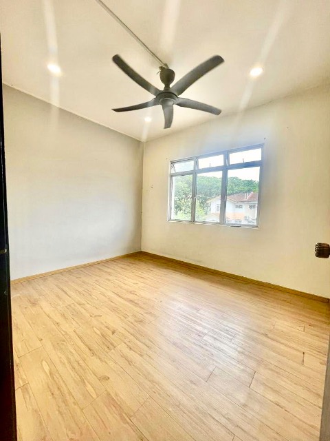 Gelang Patah - Double Storey Medium Cost / Partial Renovated Unit / Nearby 2ndLink Highway - Thumbnail 2