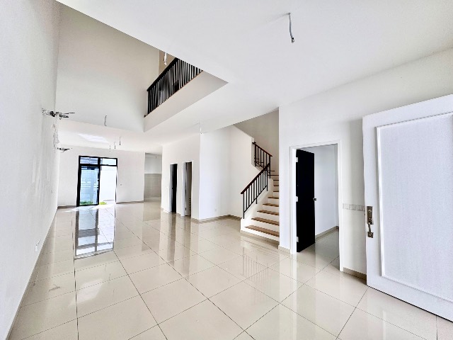 Eco Botanic (The Commune) - Double Storey Cluster / Brand New Subsale / Gated & Guarded