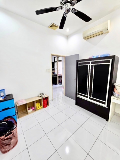 Bukit Indah - 1.5 Storey Terrace / Unblock View / Top Condition - Thumbnail 10