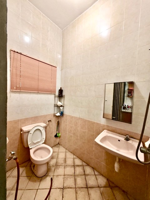 Desa Cemerlang - Double Storey Terrace / Renovated with Kitchen Extended / Gated & Guarded - Thumbnail 10