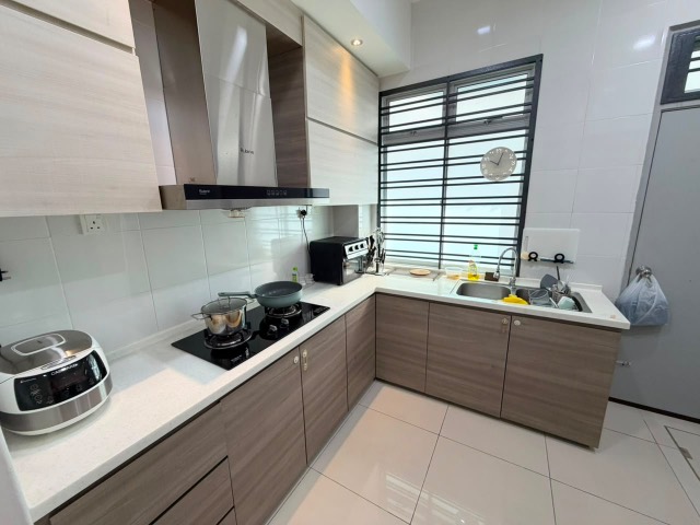 Mount Austin (LA Garden) - Double Storey Terrace / Basic Renovation in Good Condition / Walking distance to Austin Crest Shoplots - Thumbnail 11