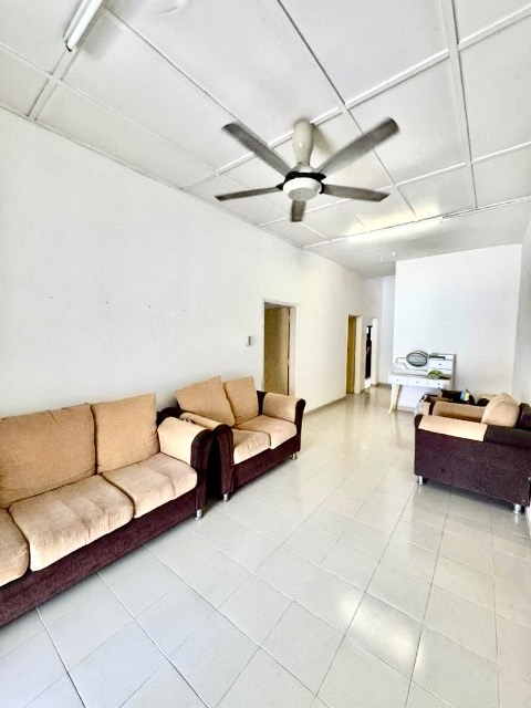 Bukit Indah - Single Storey Terrace / Renovated with MBJB Approval / Walking Distance to Bus Stop & Shops