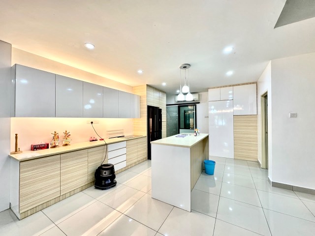 Seri Austin (Lakeview) - Double Storey Terrace / Fully Renovated & Furnished / Unblock View - Thumbnail 13