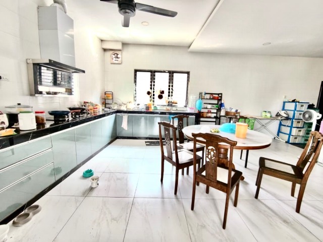 Bukit Indah - Double Storey Terrace / End Lot with 10ft Side Land / Unblock View - Thumbnail 12
