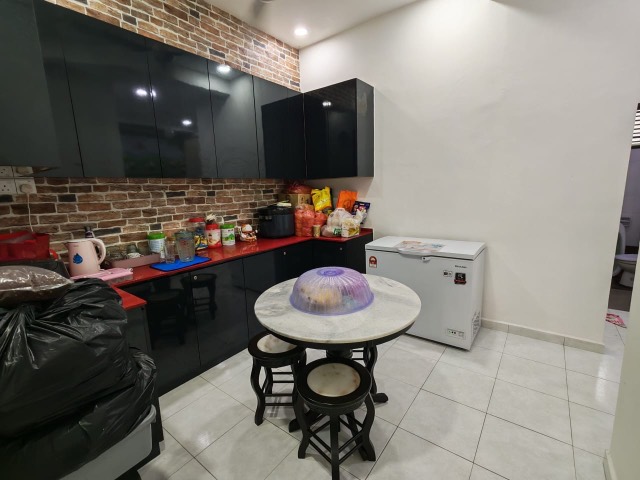 Mount Austin - Single Storey Terrace / Renovated & Well Maintained/ Nearby Shops & Restaurants - Thumbnail 6