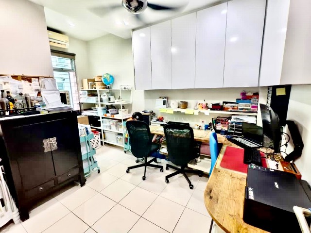 Bukit Indah (Avenue 8) - Double Storey Terrace / Fully Renovated & Extended / Move In Condition - Thumbnail 13