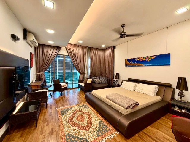 Iskandar Puteri (East Ledang) - Double Storey Semi Detached / Renovated & Well Maintained / Gated & Guarded - Thumbnail 5
