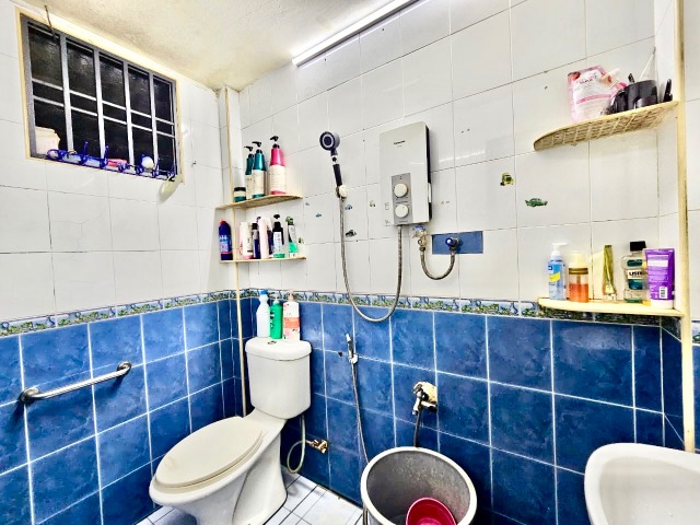 Johor Jaya - Double Storey Low Cost / Fully Renovated Unit / Good Condition - Thumbnail 7