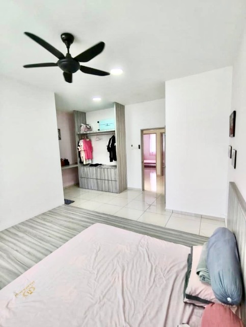 Austin Crest (Ruby) - Double Storey Terrace / Basic Renovation with Furnishings / 3mins to Crest Shoplots - Thumbnail 3