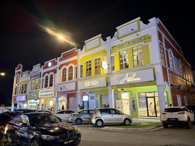 Austin Heights Nanyang Street - Double Storey Shop Lot / Currently Tenanted with ROI 4.2%