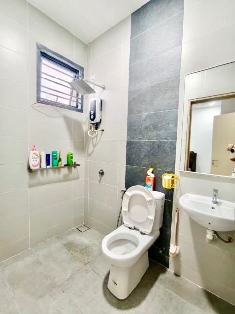 Crest Austin (Glenmarie) - Double Storey Cluster / Renovated Unit with Unblock View / Gated & Guarded - Thumbnail 14