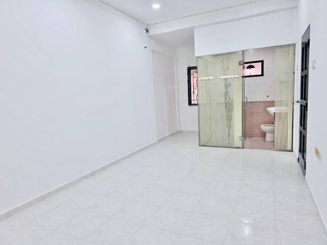 Taman Sri Tebrau - Single Storey Terrace / 15mins to CIQ / Perfect Investment Choice - Thumbnail 5