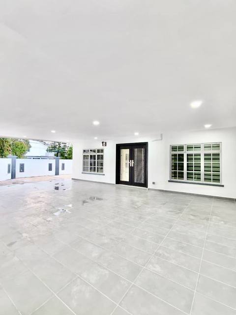Johor Jaya - Single Storey Corner Lot / with 20ft Extra Land / Fully Renovate & Extend - Thumbnail 2