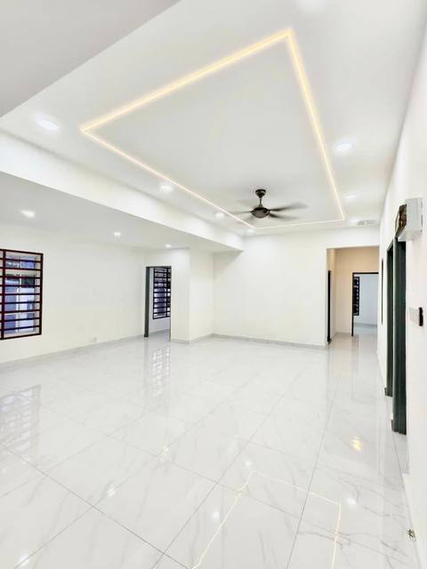 Johor Jaya - Single Storey Corner Lot / with 20ft Extra Land / Fully Renovate & Extend - Thumbnail 4