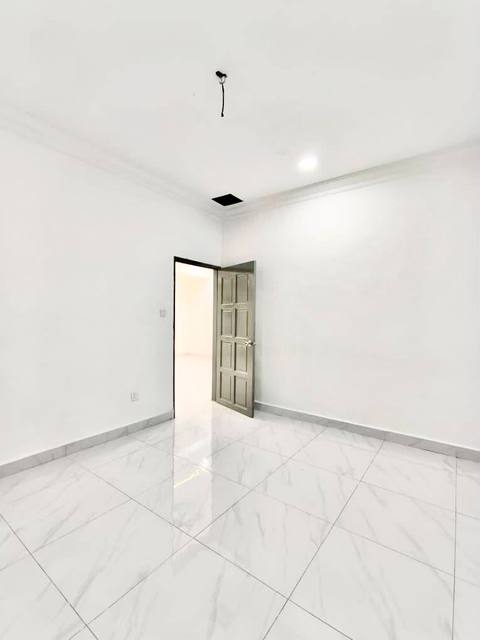 Johor Jaya - Single Storey Corner Lot / with 20ft Extra Land / Fully Renovate & Extend - Thumbnail 7