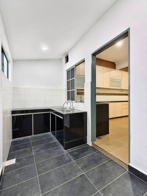 Johor Jaya - Single Storey Corner Lot / with 20ft Extra Land / Fully Renovate & Extend - Thumbnail 9