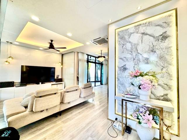Setia Eco Cascadia - Double Storey Cluster End Lot / Nicely Renovated / Gated & Guarded - Thumbnail 2