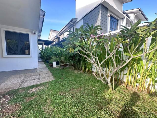 Mount Austin (Glenmarie) - Double Storey Cluster House / Renovated & Move In Condition 
