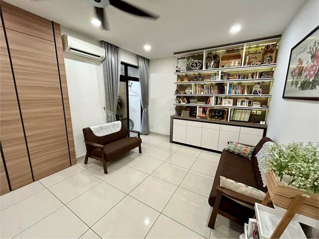 Austin Duta - Double Storey Terrace / Fully Designed & Renovated / Gated & Guarded - Thumbnail 11