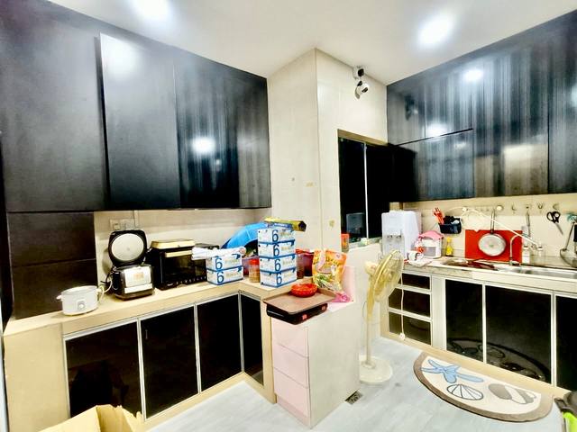 Mount Austin JP Perdana - Single Storey Terrace / Renovated in Good Condition / Unblock View - Thumbnail 11