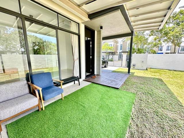 Medini Iskandar (Avira Garden) - Double Storey Terrace / End Lot with Extra Land / Gated & Guarded - Thumbnail 2