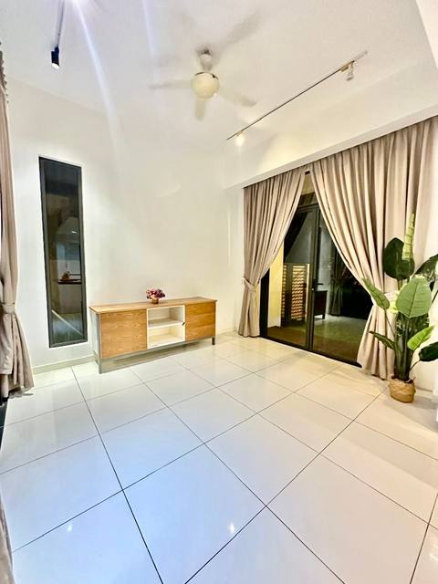 Medini Iskandar (Avira Garden) - Double Storey Terrace / End Lot with Extra Land / Gated & Guarded - Thumbnail 4