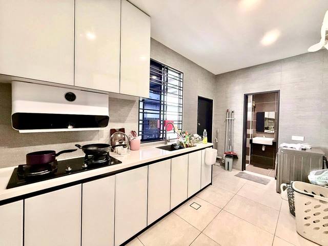 Desa Tebrau (Clarinet) - Double Storey Terrace End Lot / Fully Renovated / Partial Furnished - Thumbnail 15