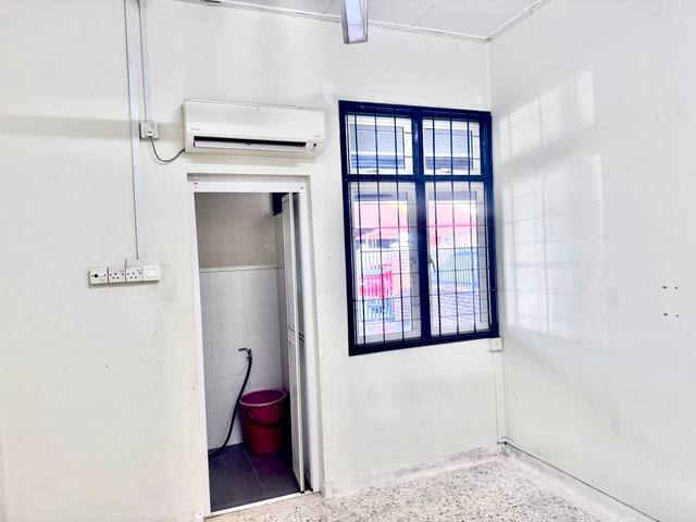 Taman Daya - Single Storey Corner Lot / Full Loan Unit / Original Condition - Thumbnail 8