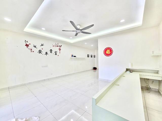 Mount Austin (Cube 166) - Double Storey Terrace / Fully Extended Unit / Gated & Guarded - Thumbnail 2