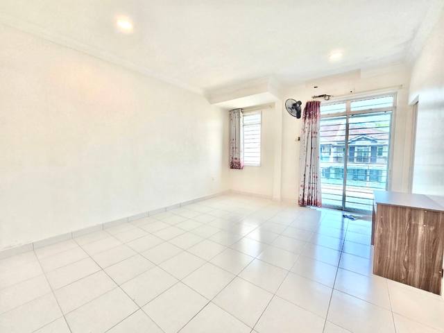Mount Austin (Cube 166) - Double Storey Terrace / Fully Extended Unit / Gated & Guarded - Thumbnail 3