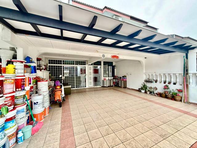 Desa Cemerlang - Double Storey Terrace / Renovated & Extended / Gated & Guarded