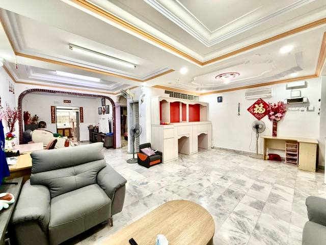 Desa Cemerlang - Double Storey Terrace / Renovated & Extended / Gated & Guarded - Thumbnail 2