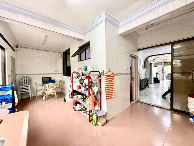 Desa Cemerlang - Double Storey Terrace / Renovated & Extended / Gated & Guarded - Thumbnail 11