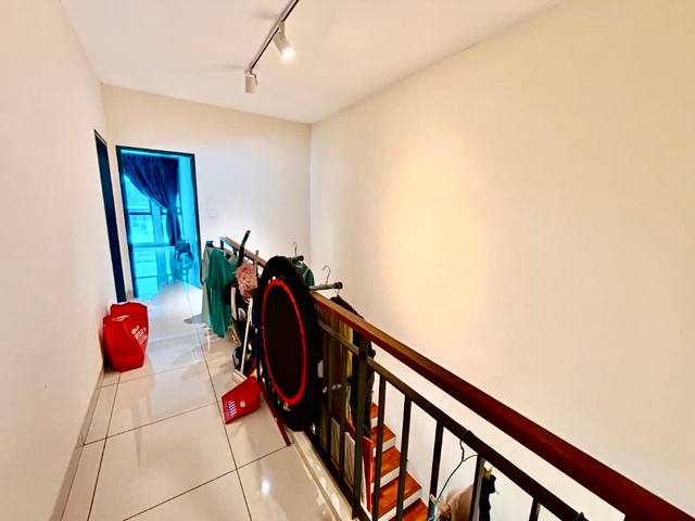 Mount Austin (Glenmarie) - Double Storey End Lot / Extra 10ft Land / Extended Unit - Thumbnail 9