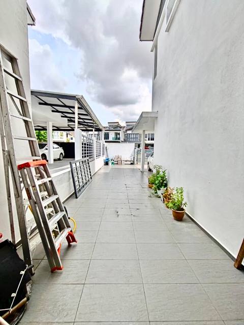 Mount Austin (Glenmarie) - Double Storey End Lot / Extra 10ft Land / Extended Unit - Thumbnail 21