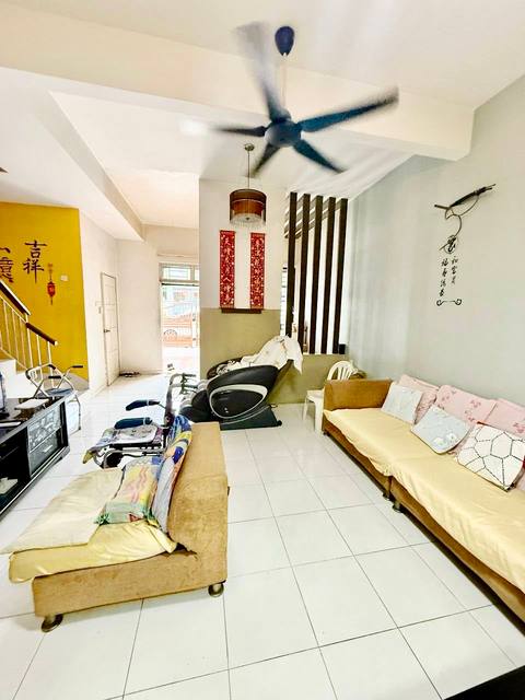 Mount Austin (Cube 166) - Double Storey Terrace / Renovated Unit / Nearby Austin Crest