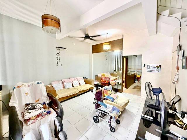 Mount Austin (Cube 166) - Double Storey Terrace / Renovated Unit / Nearby Austin Crest - Thumbnail 2