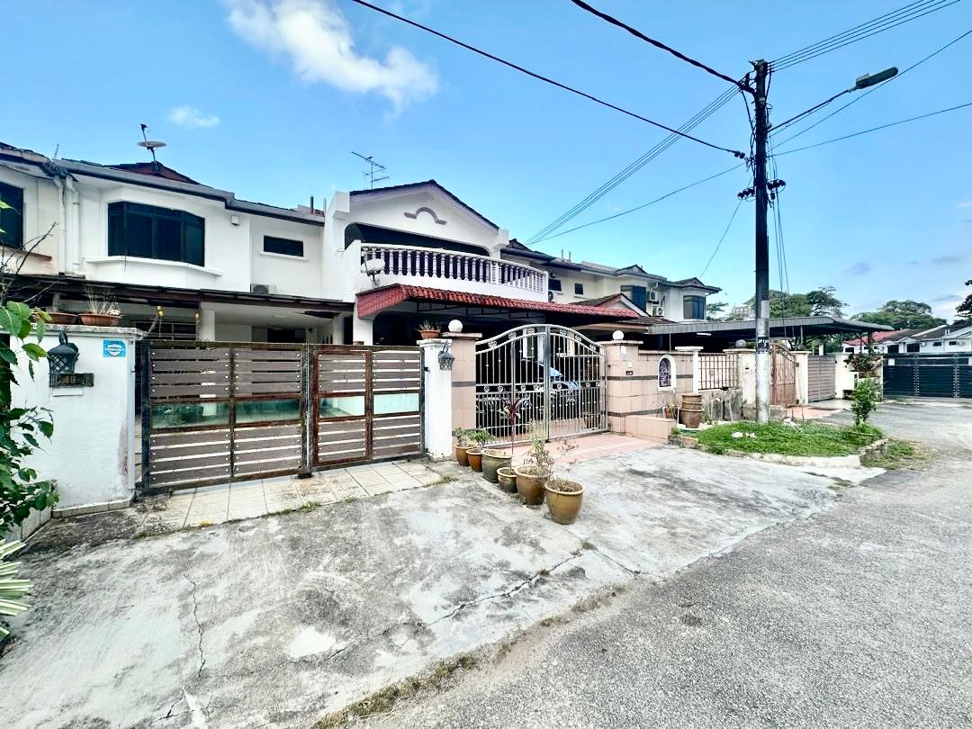 Permas Jaya - Double Storey Terrace / Basic Renovation with Kitchen Extended - Photo 1