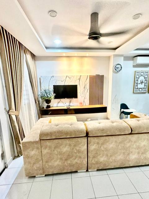 Nusa Sentral - Double Storey Terrace / Renovated Unit / Good Condition - Thumbnail 2
